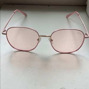 QUAY JEZABELL Pink Sunglasses